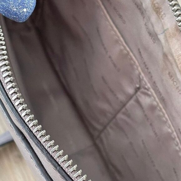 Michael Kors genuine Diamond Grommet Crossbody Leather Bag CINDER Neutral - Picture 12 of 12